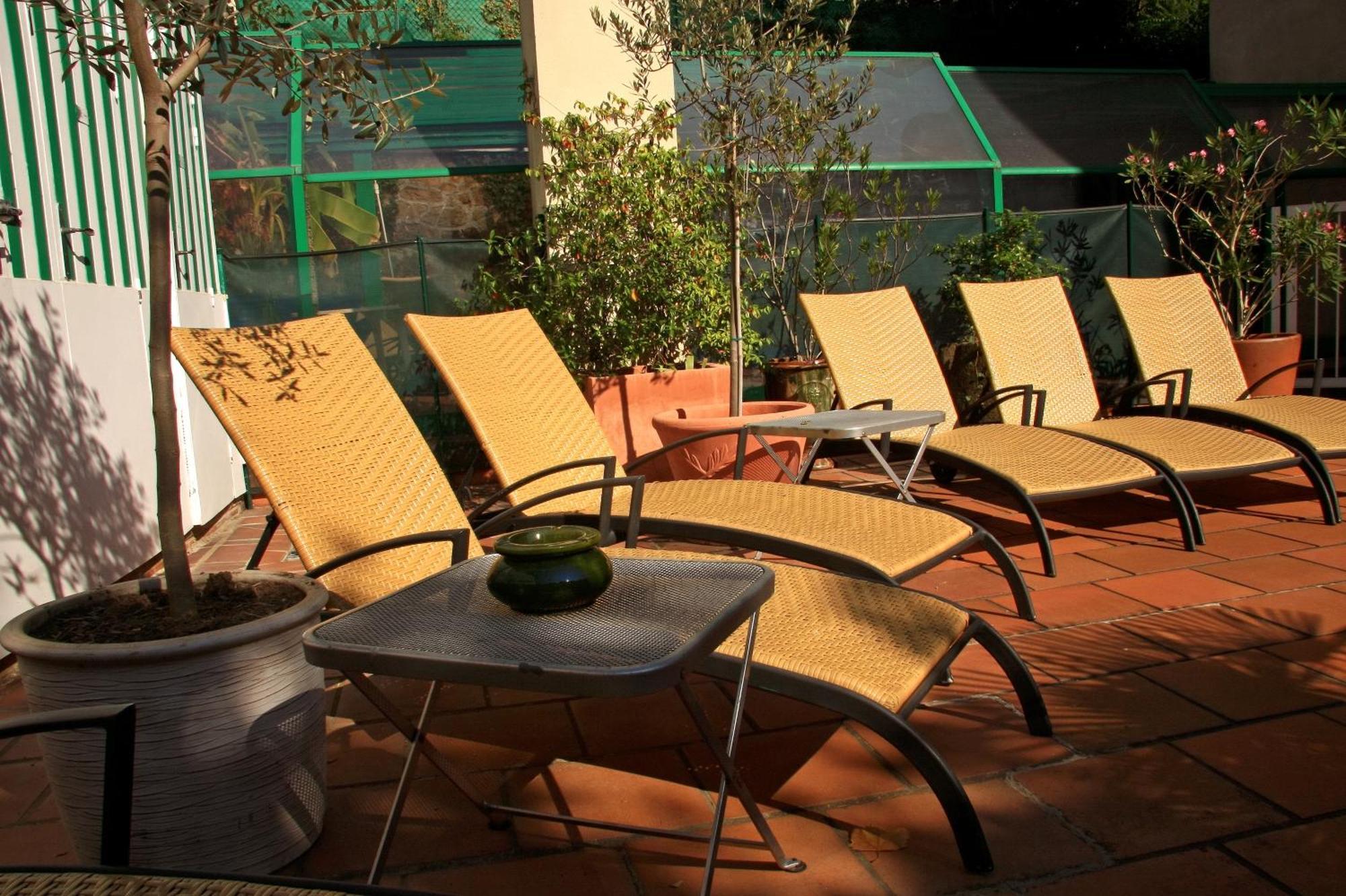 Logis Hotel Restaurant Grand Hotel De Lyon Vals-les-Bains Exterior photo