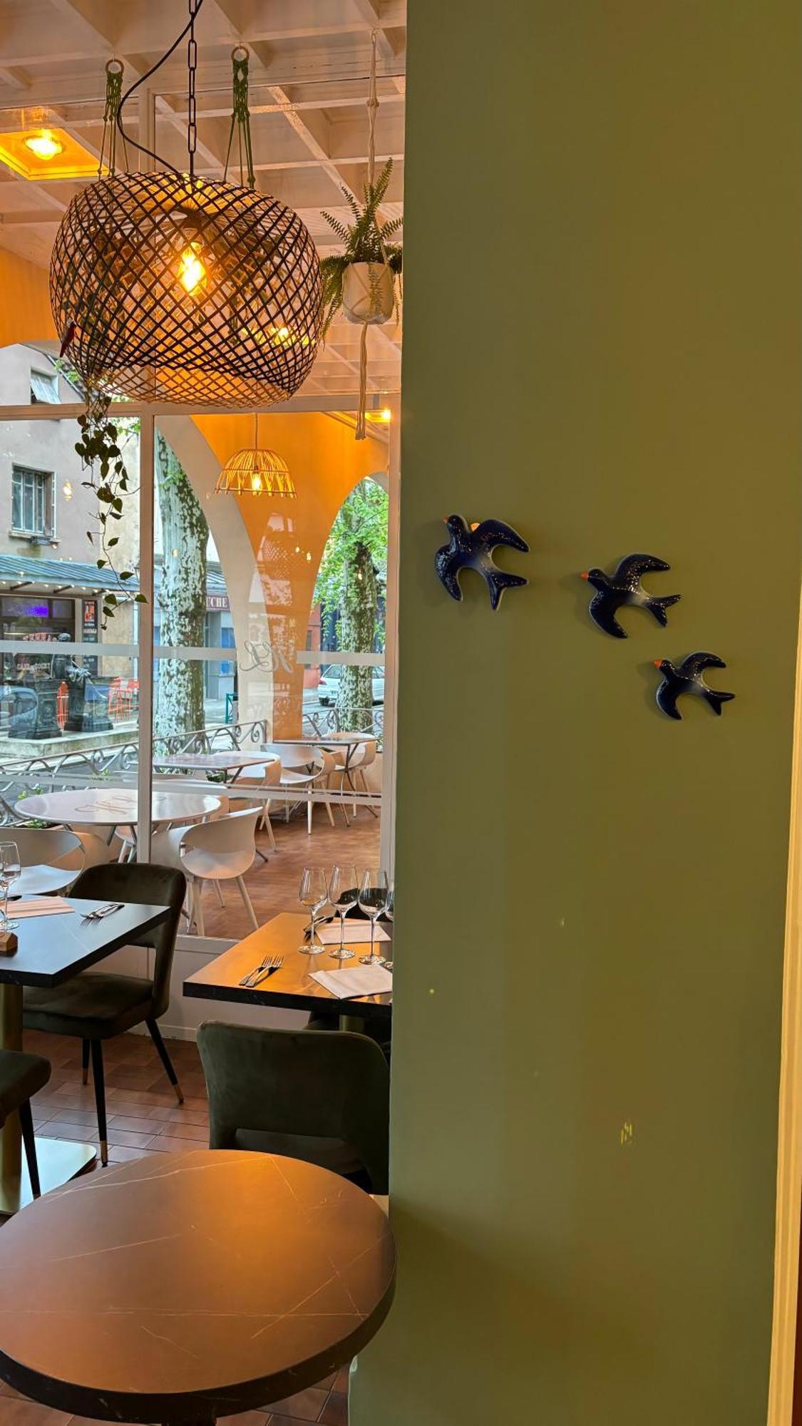 Logis Hotel Restaurant Grand Hotel De Lyon Vals-les-Bains Exterior photo