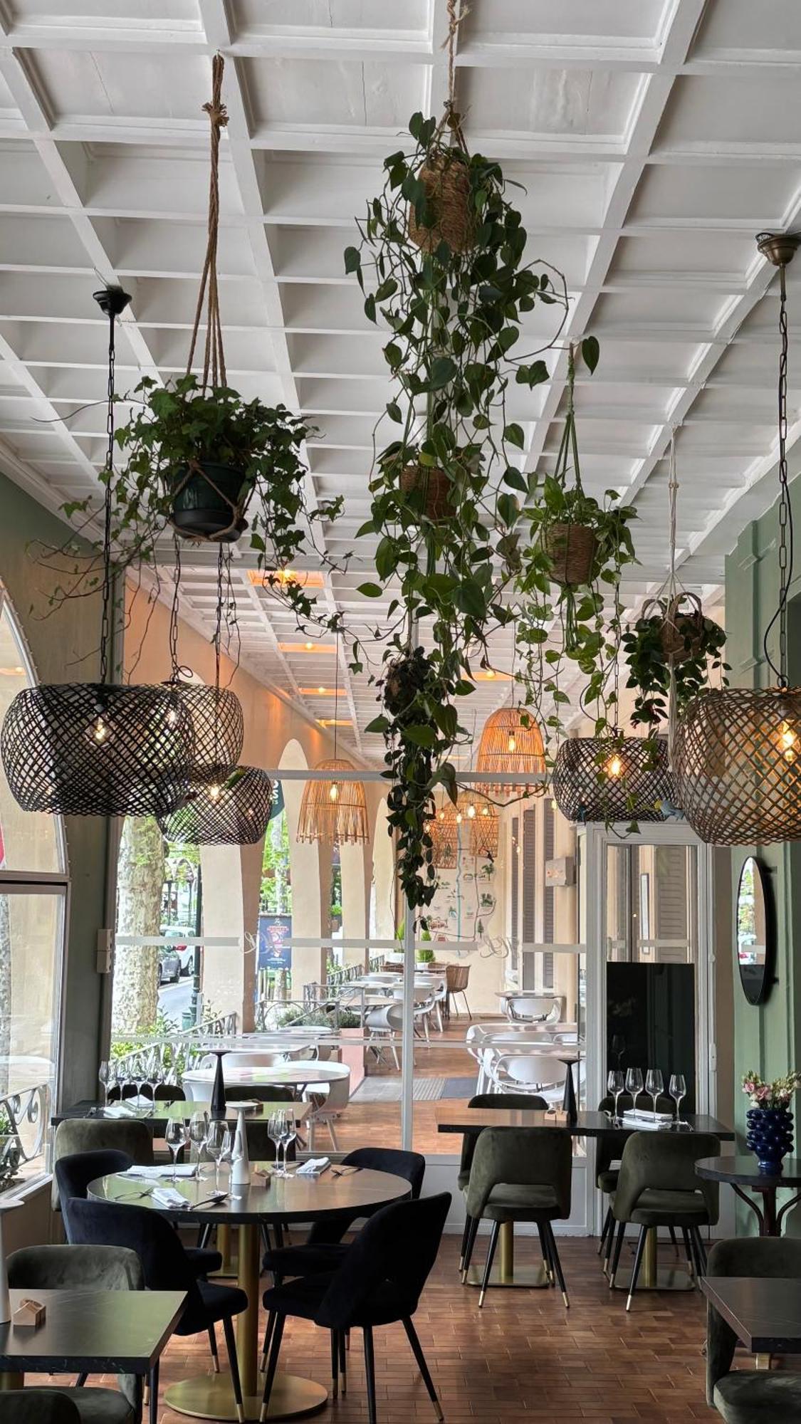 Logis Hotel Restaurant Grand Hotel De Lyon Vals-les-Bains Exterior photo